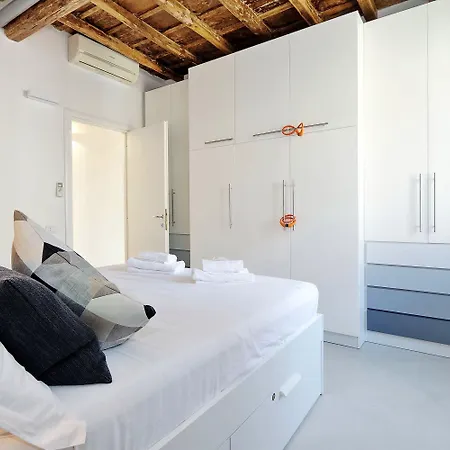 Reginella Апартаменты Рим